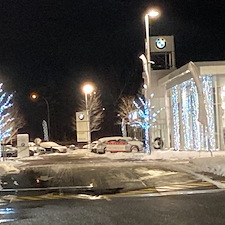 Belle-installation-de-lumires-de-Nol-commercial-Blainville-Qc 2