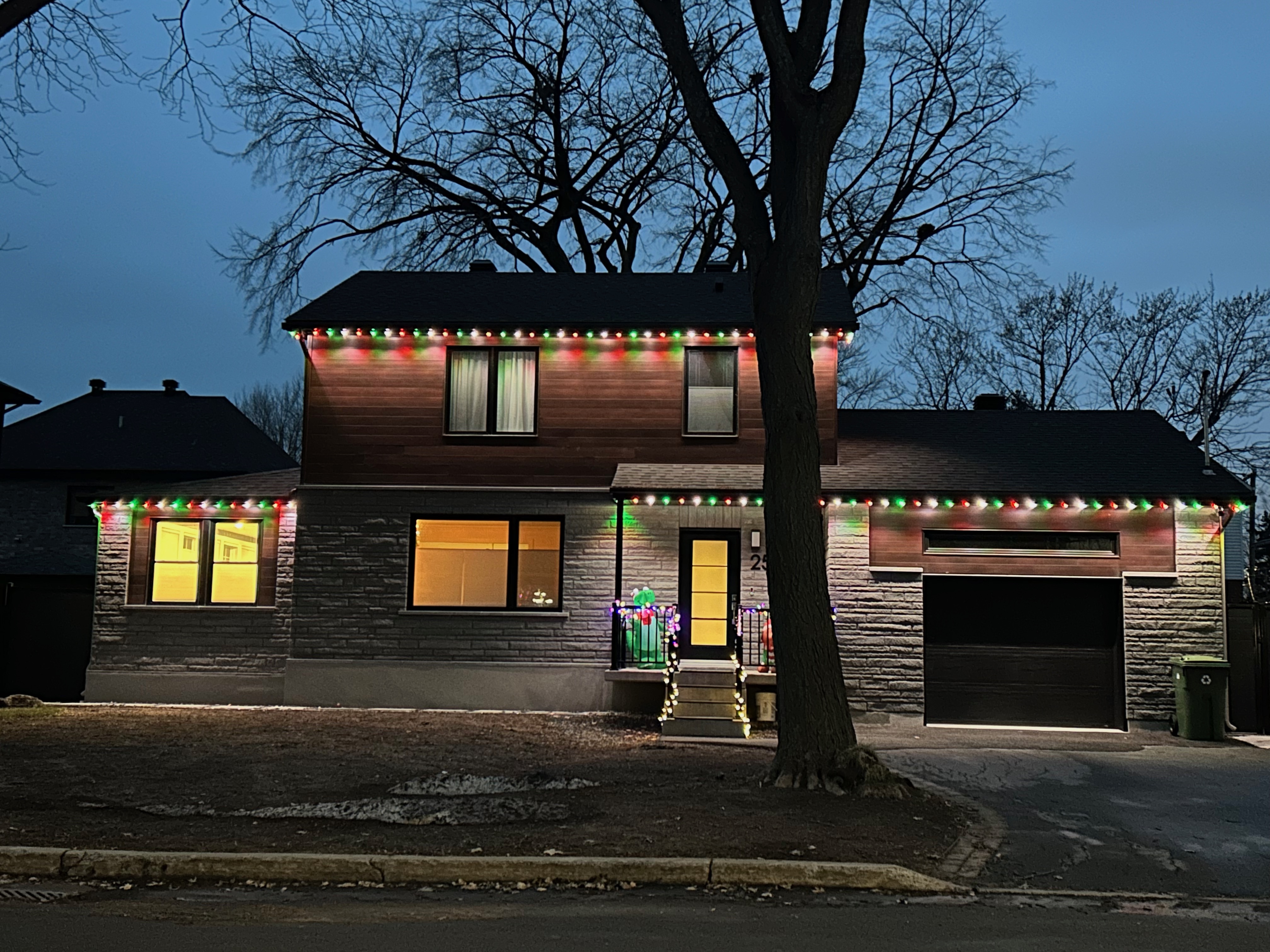 Illuminez les magnifiques maisons de Montreal avec Gemstone Lights !